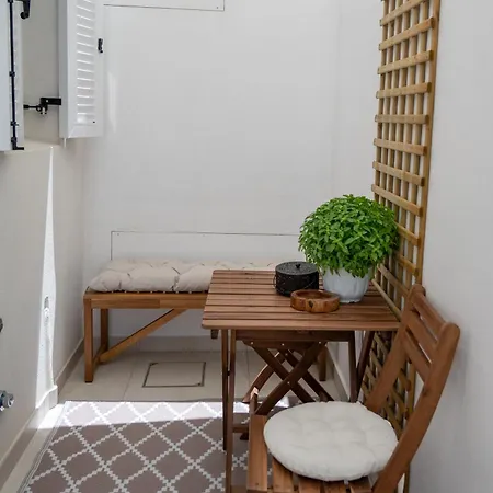 'nossia' & Cozy In Naxos Town Apartman