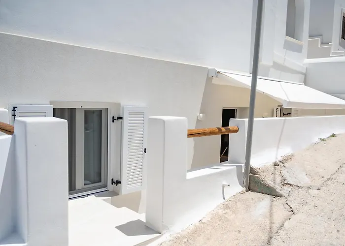 'nossia' & Cozy In Naxos Town *